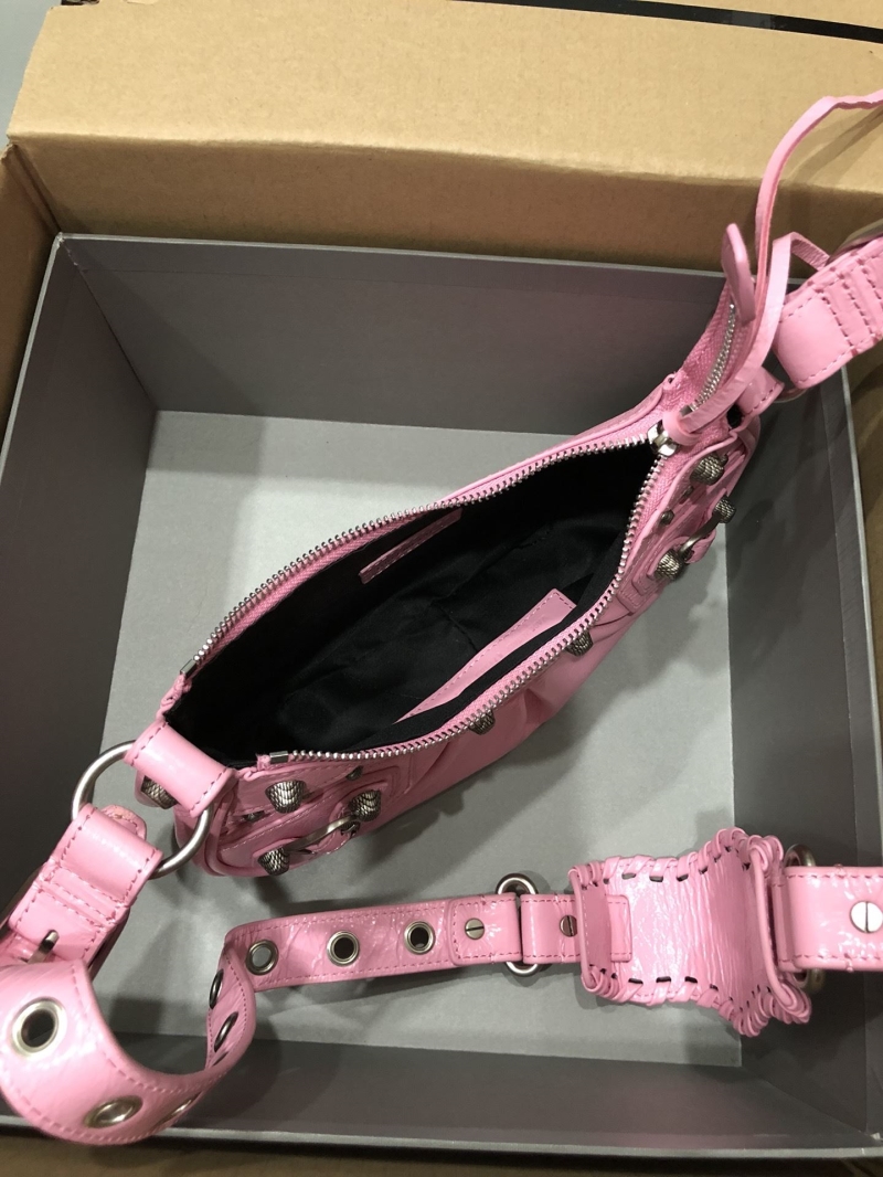 Ba1en*iaga le cagole bags